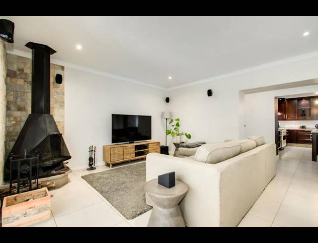 5 BEDROOM PROPERTY TO RENT IN FOURWAYS GARDENS